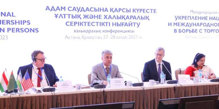 Адам саудасының құрбандары жағдайы жоқ адамдар