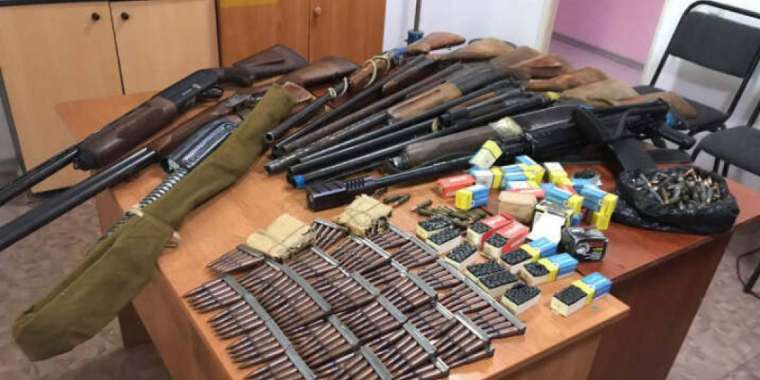 56 мыңнан астам атыс қаруы мен 2 миллионнан астам патрон тапсырған