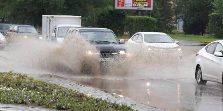 Жаңбырдан соң Астананы тағы да су басып қалды  