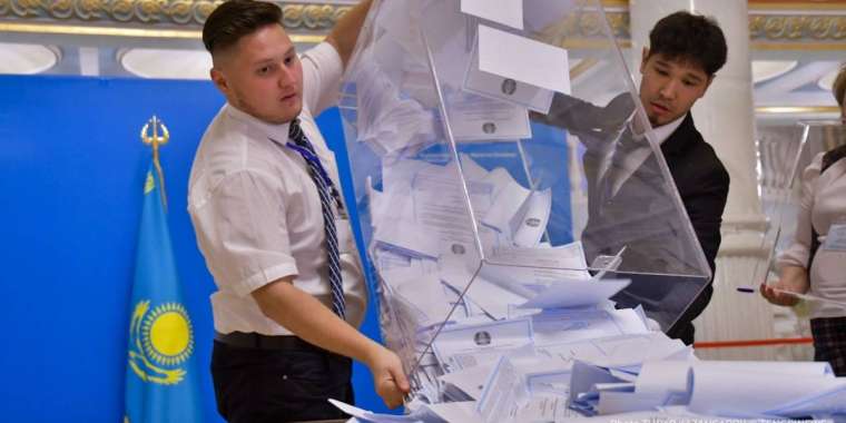 Түркістан облысында тұңғыш рет төрт ауданның әкімін халық таңдады