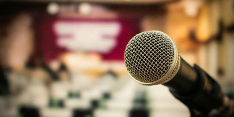 Әншілердің фонограмма пайдалануына тыйым салу туралы петиция жарияланды