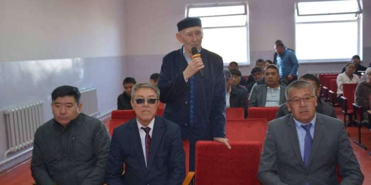 Түркістан: Халық өзі сайлаған әкіммен кездесіп, жоспарын тыңдады