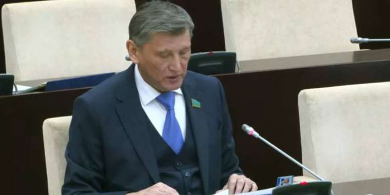 Корректировки ценностей казахстанцев потребовал депутат