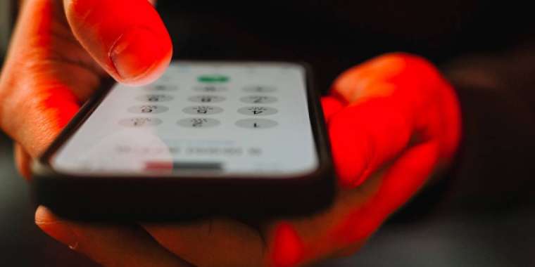 Базы номеров казахстанцев продают в сети: заявление Минцифры