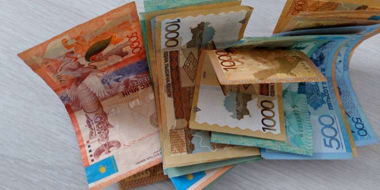 Акиматы оплатят страховку ФОМС для 2 млн казахстанцев