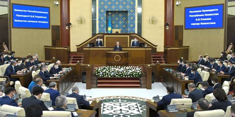 Экс-депутат мәжілісмендердің тәртібін сынады