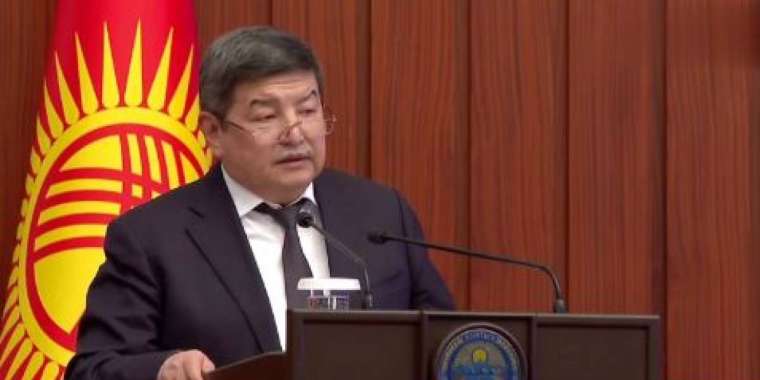 «Дәстүрге сай емес»: Қырғызстанның үкімет басшысы желідегі контентті бақылауға шақырды