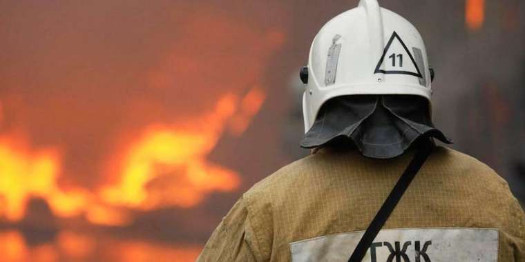 Алматылық құтқарушылар өртенген үйден 57 жастағы тұрғынды алып шықты