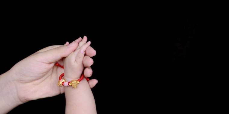 Атырауда балаларын сатқан әйел 8 жылға сотталды