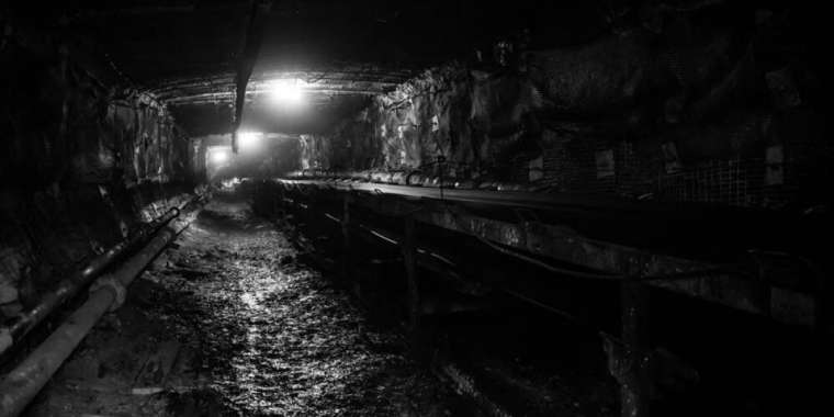 «Құлау қаупі төніп тұр»: Прокуратура Алматы облысындағы шахтаның жұмысын тоқтатты