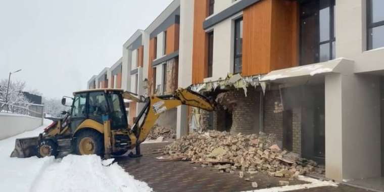 Алматыда тұрғын үй кешенінің бірін сүру жұмысы басталды