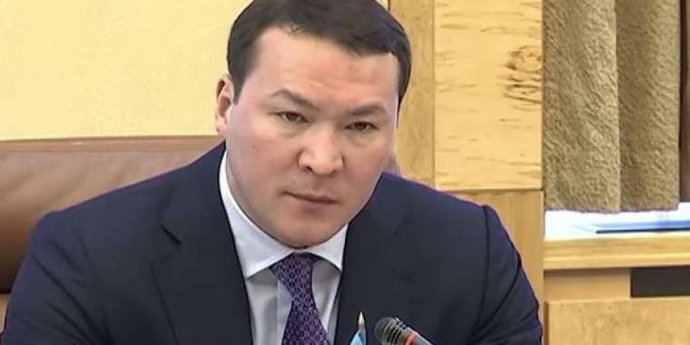 Самат Әбіш шартты жазасын қалай өтейді – Министр жауабы