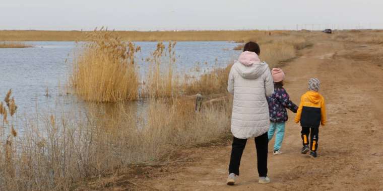 В объятиях государства. Почему казахстанцы не хотят жениться?