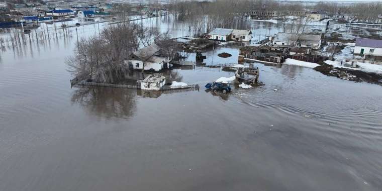 Қостанайдағы Амангелді ауылын су басып қалды  
