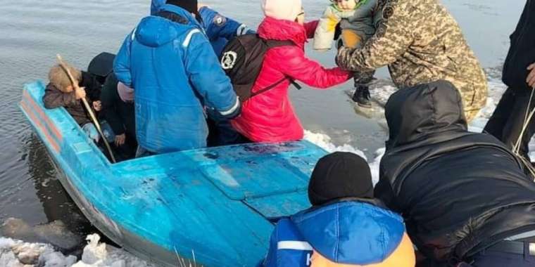 «Благодаря слаженным действиям правительства». Паводки уносят настоящую жизнь