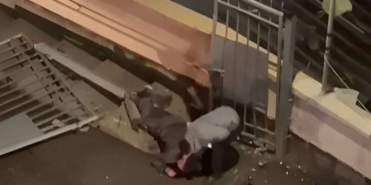 Алматыда ер адам тұрғын үй кешенінің күзетшісін аса қатыгездікпен өлтіріп тастады