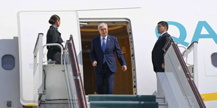 Қазақстан президенті Өзбекстанға барды