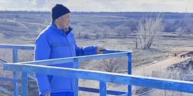 Ақтөбелік краншы зейнеткер туған қаласын қауіптен қалай құтқарды?