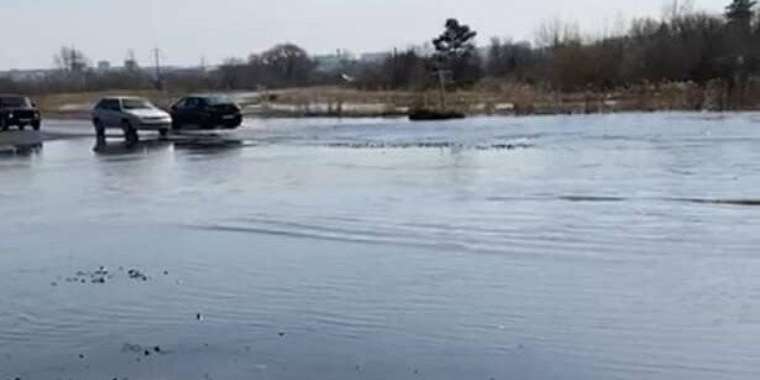 Петропавлда Есіл өзені тасып, «Новосібір-Челябі» тас жолын су басты