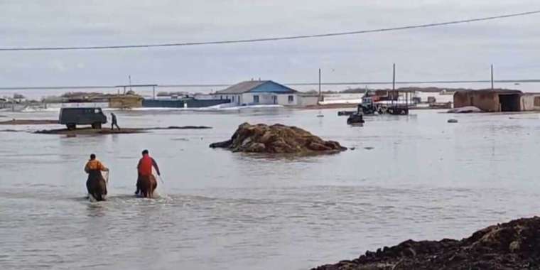 Су тасқыны: Үкімет Арқалықта баспанасынан айырылғандар үшін 405 млн теңге бөлді