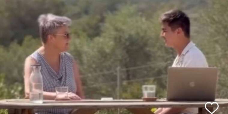 «12 мың доллар төлеп, сатып алдым»: Бельгиялық Жәнібектің өгей анасы оқиғасын айтты