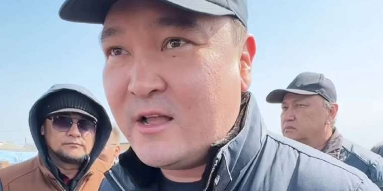 Депутат пострадавшим от паводка: Назарбаевский клан никуда не делся