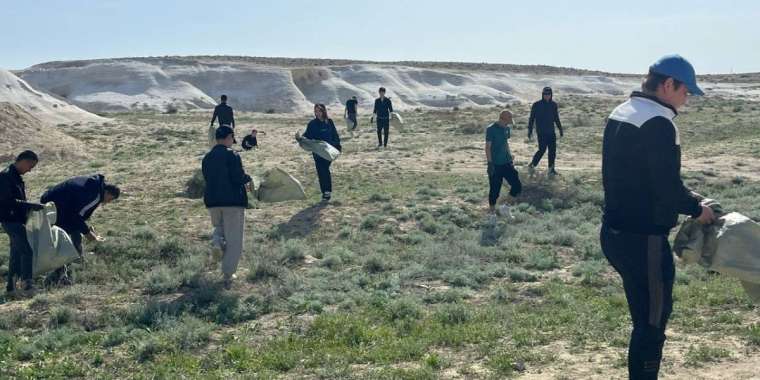 «Таза Қазақстан»: Маңғыстауда «Ыбықты-Сай» шатқалында сенбілік өтті