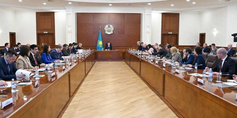 Бектенов Еуропалық Одақ елдері өкілдерімен су ресурстарын басқару мәселесін талқылады