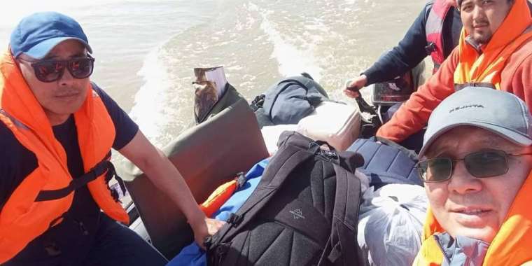 «Әділдік және Өркендеу» қоры тасқыннан зардап шеккен Қостанай жұртына қайық пен қаржылай көмек берді