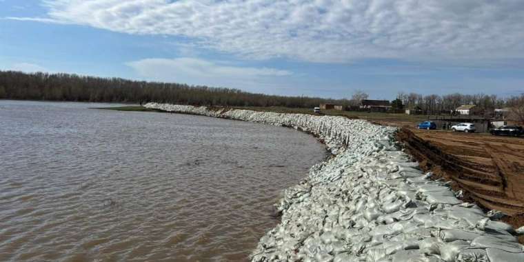 Жайық өзеніндегі су деңгейі Орал қаласы тұсында төмендеді