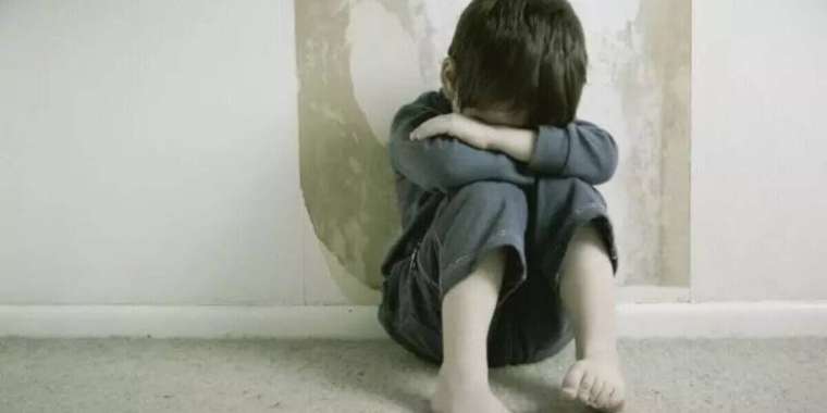 Атырауда ер адам егіз баласын зорлады деген күдікке ілінді