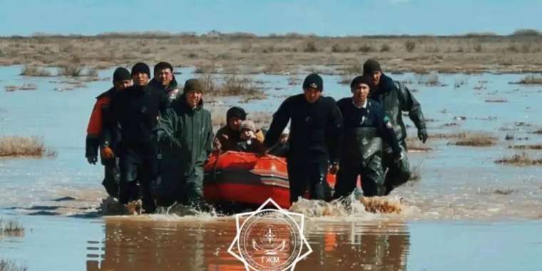 Құлсарыда су тасқынына қарсы күрес жалғасып жатыр