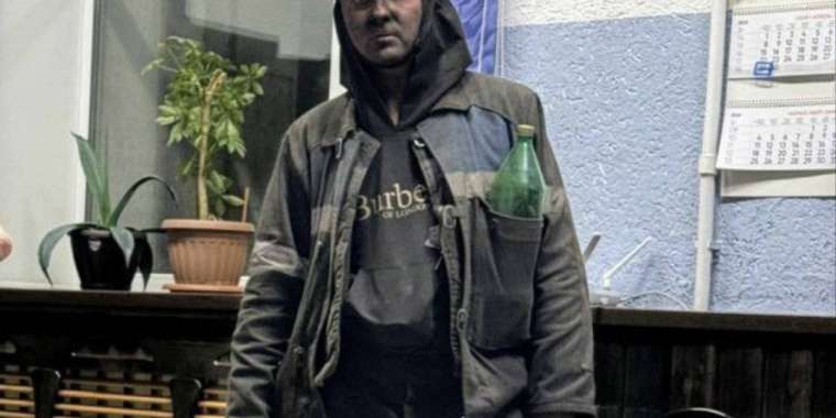 Тоқаев шахтадан шыққан өртті сөндірген Айбар Қосановты «Еңбек Даңқы» орденімен наградтады