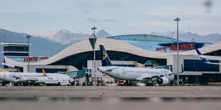 Алматы әуежайында ұшаққа отырған мас ресейліктер жазаланды