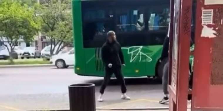 Алматыда есірген жігіт жұрттың мазасын алды