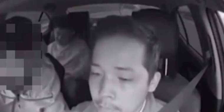 Саңырау әрі мылқау жүргізушіні балағаттаған әдепсіз жолаушы изоляторға қамалды