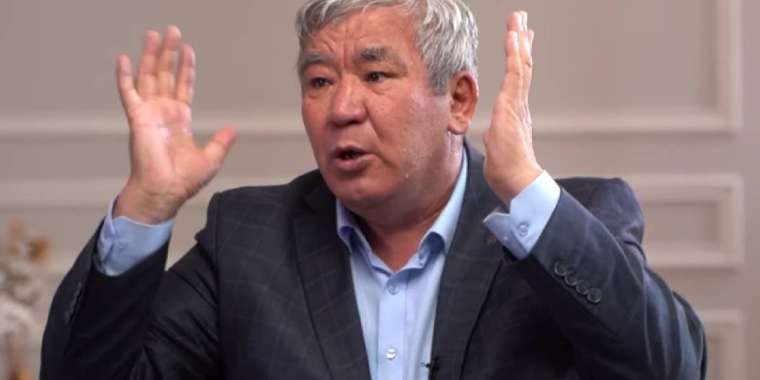 Әйелдер билікті алып, еркектер үйкүшік болып қалды – Қалдыбек Құрманәлі