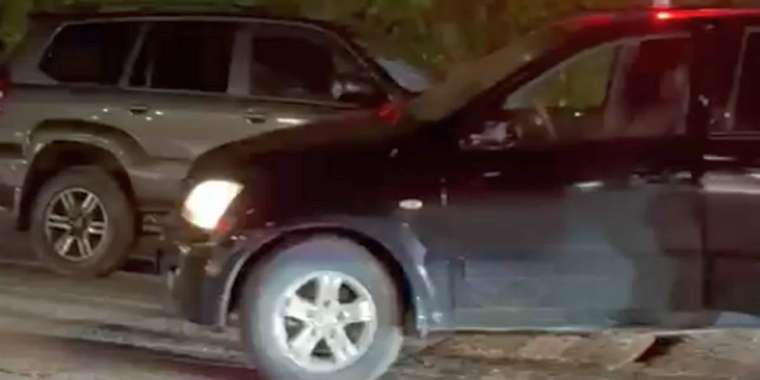 Ақтауда мас жүргізуші балалар отырған көлікпен соқтығысқан