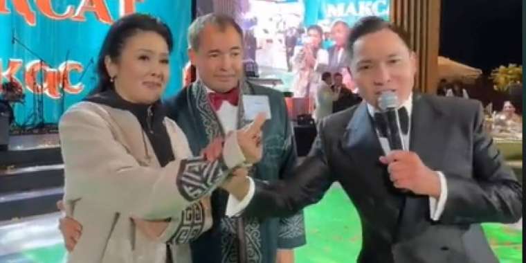 Тасмағамбетов қатысқан тойда әнші Мұқасанның әйелі пәтер ұтып алды