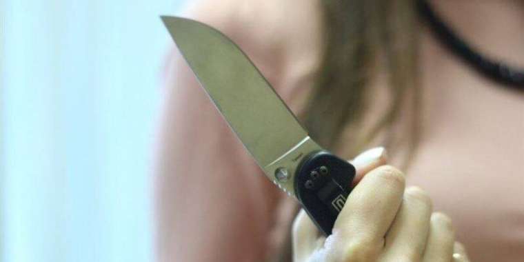 БҚО-да жанжал кезінде күйеуін пышақтаған әйел сотталды