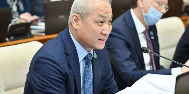 «Мұқият зерттесін»: Мәжіліс депутаты тәңіршілерді адасқандар деп атады