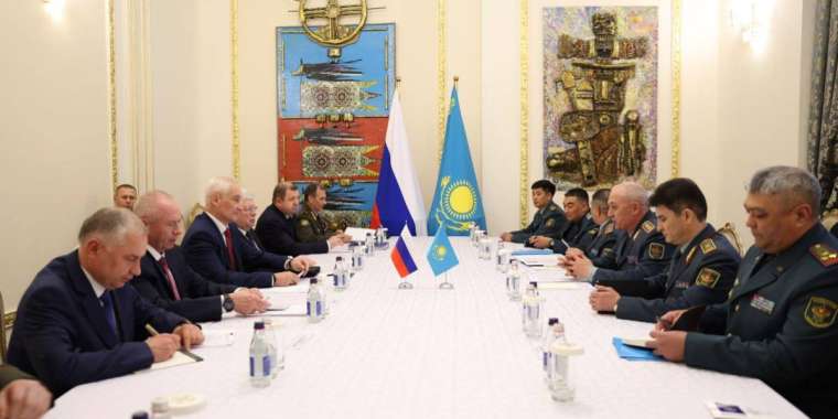 Ресейдің жаңа Қорғаныс министрі Алматыға келді