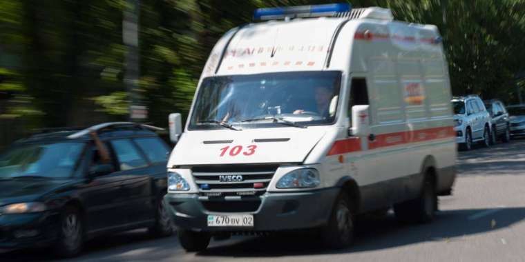 Астанада әйелін ұрып, фельдшерді пышақпен қорқытқан ер адам қамалды