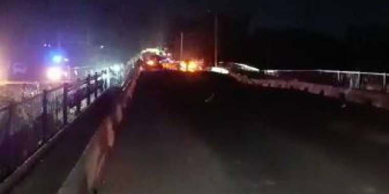 Шымкентте көпірдің бір бөлігі опырылды