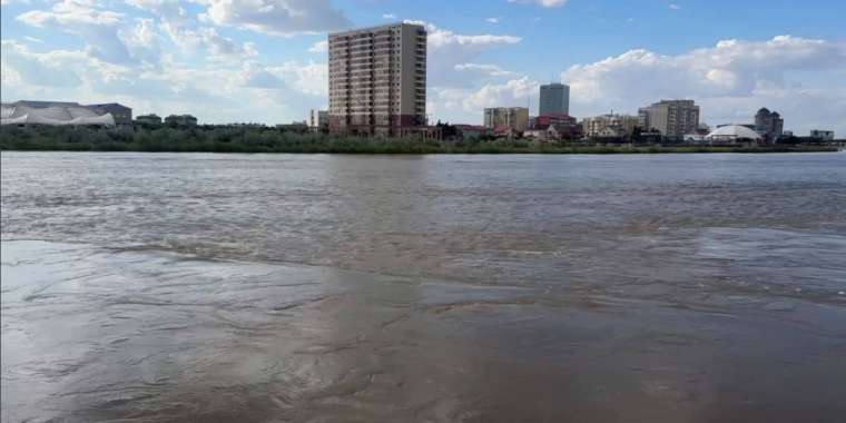 Атырау облысында су деңгейі әлі де қалыпты деңгейден жоғары (ВИДЕО)