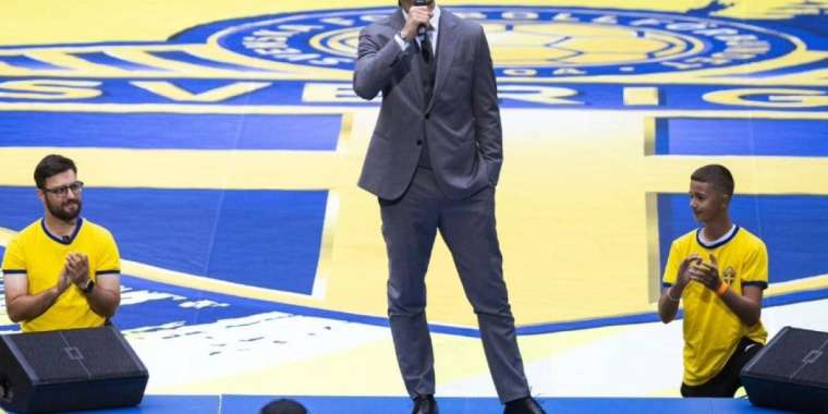 Златан Ибрагимович ұлттық құрамамен қоштасты (ВИДЕО)