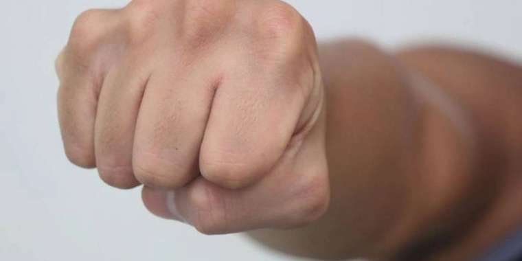 Атырауда ер адам көлігін сырып кеткен зейнеткерді ұрып өлтірді (ВИДЕО)