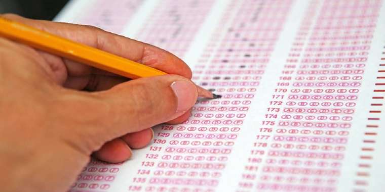 «Жыл бойы дайындалдық». ҰБТ тапсырушылардың эмоциялы сәттері жарияланды (ВИДЕО)