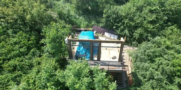 Алматының таулы аймағында заңсыз салынған бірнеше нысан бұзылды