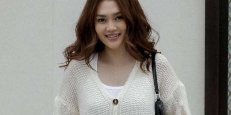 «Ерке Есмаханның құпиясы». Танымал әнші халықты алдап жүргендерге ескерту жасады